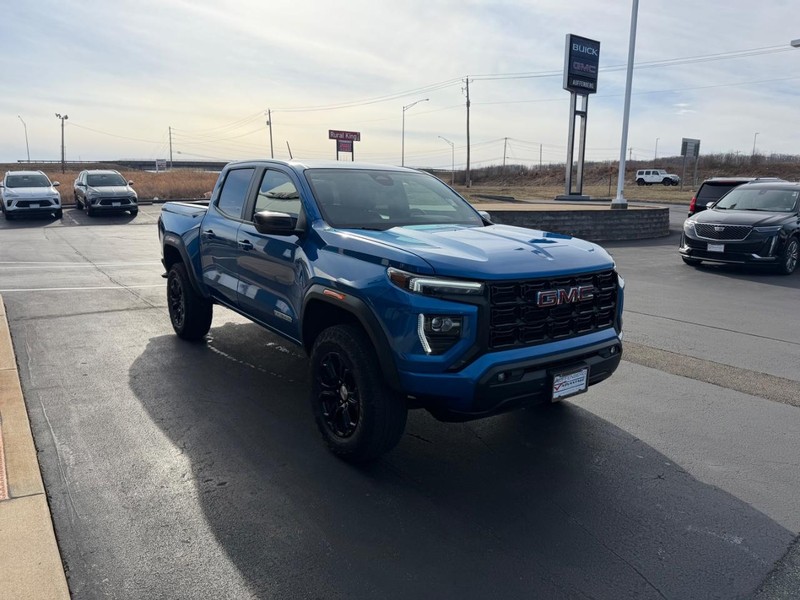 GMC Canyon Vehicle Full-screen Gallery Image 04