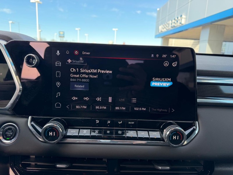 GMC Canyon Vehicle Full-screen Gallery Image 14