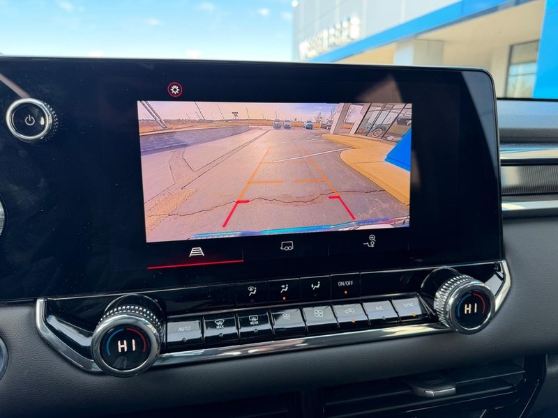 GMC Canyon Vehicle Full-screen Gallery Image 21