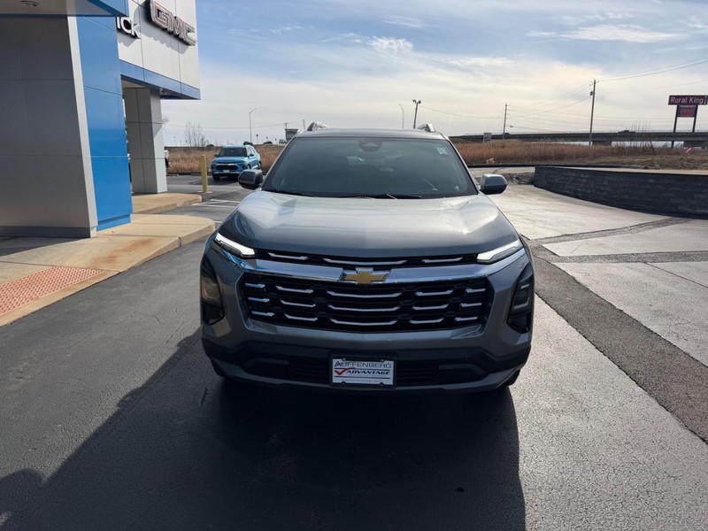 Chevrolet Equinox Vehicle Full-screen Gallery Image 03