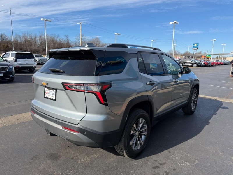 Chevrolet Equinox Vehicle Full-screen Gallery Image 05