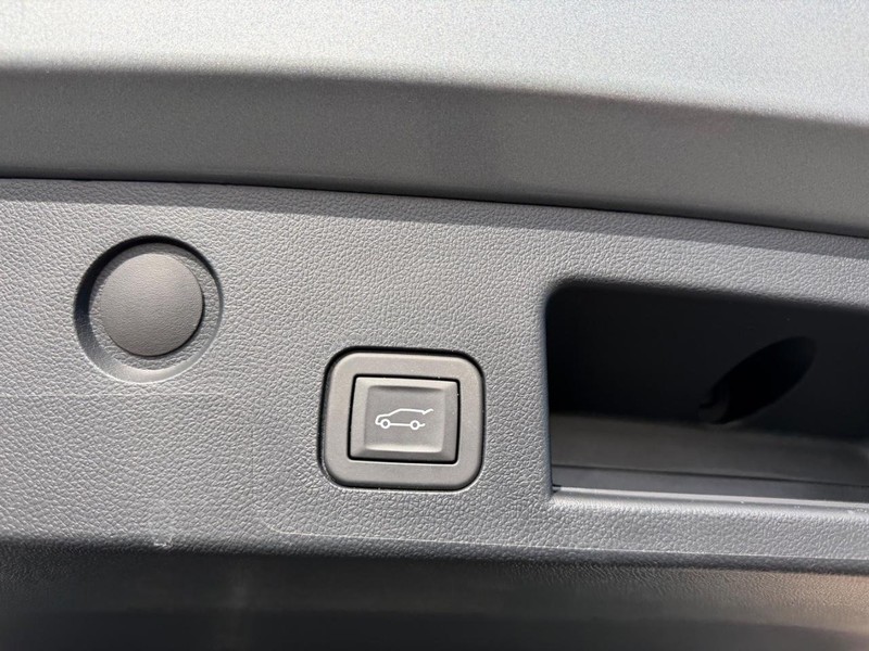 Chevrolet Equinox Vehicle Full-screen Gallery Image 08