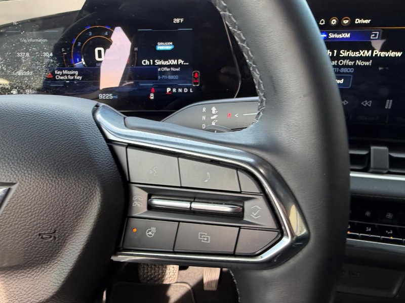 Chevrolet Equinox Vehicle Full-screen Gallery Image 14