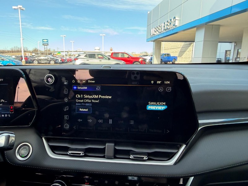 Chevrolet Equinox Vehicle Full-screen Gallery Image 16