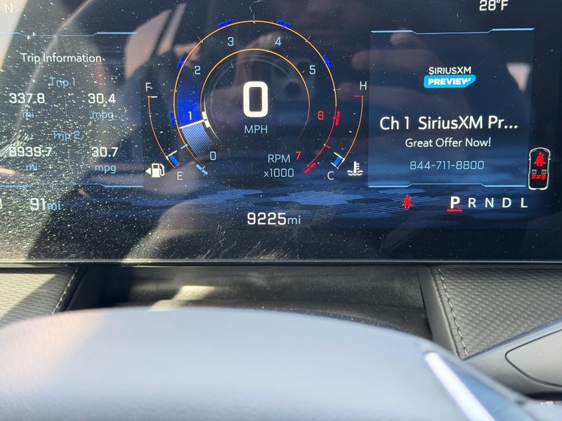 Chevrolet Equinox Vehicle Full-screen Gallery Image 21