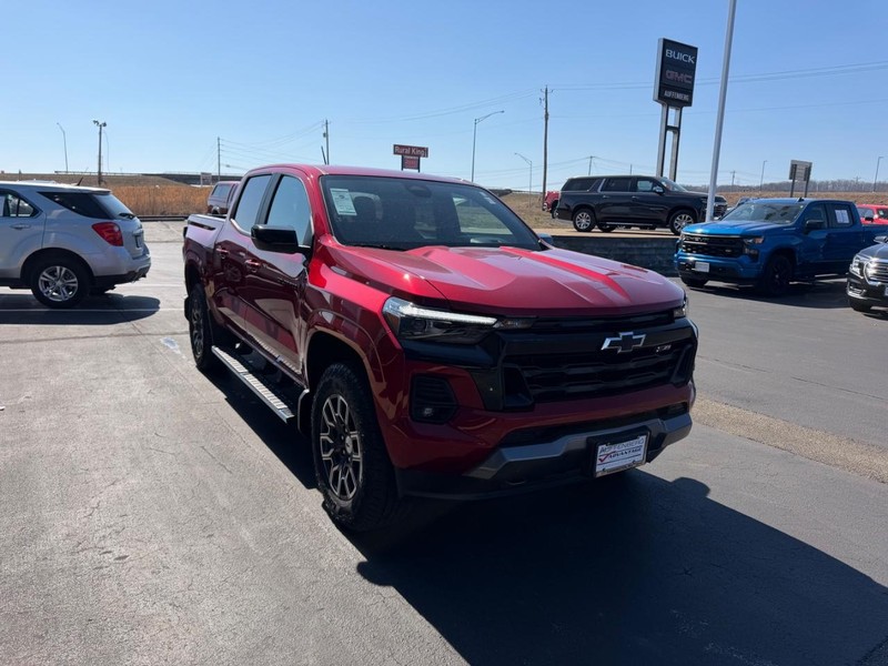 Chevrolet Colorado Vehicle Full-screen Gallery Image 04