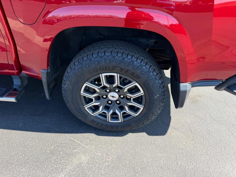 Chevrolet Colorado Vehicle Full-screen Gallery Image 08