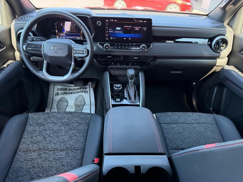 Chevrolet Colorado Vehicle Full-screen Gallery Image 10