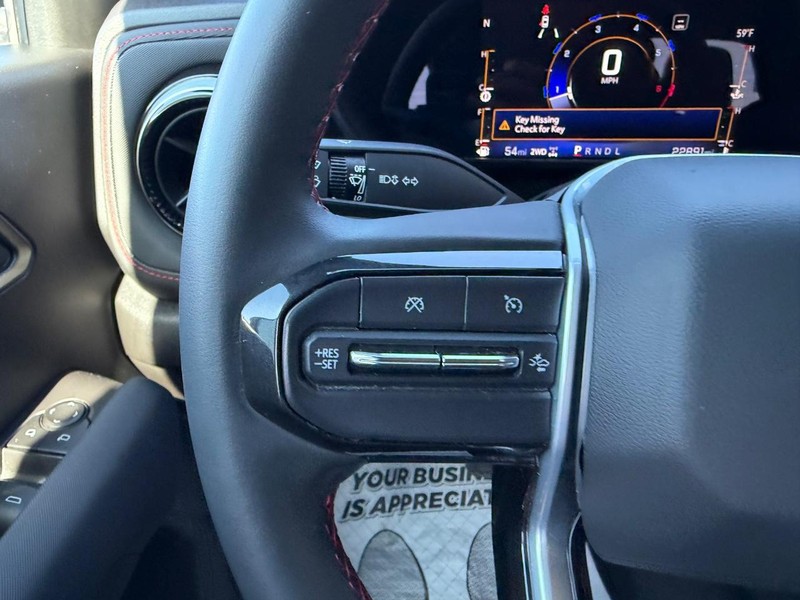 Chevrolet Colorado Vehicle Full-screen Gallery Image 12