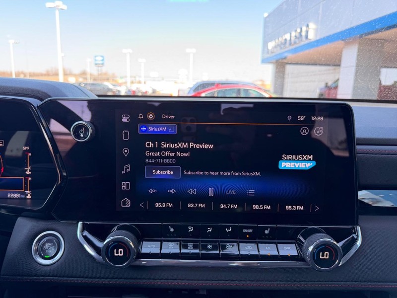 Chevrolet Colorado Vehicle Full-screen Gallery Image 14