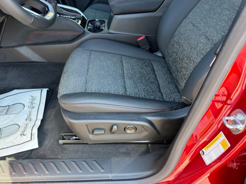 Chevrolet Colorado Vehicle Full-screen Gallery Image 19