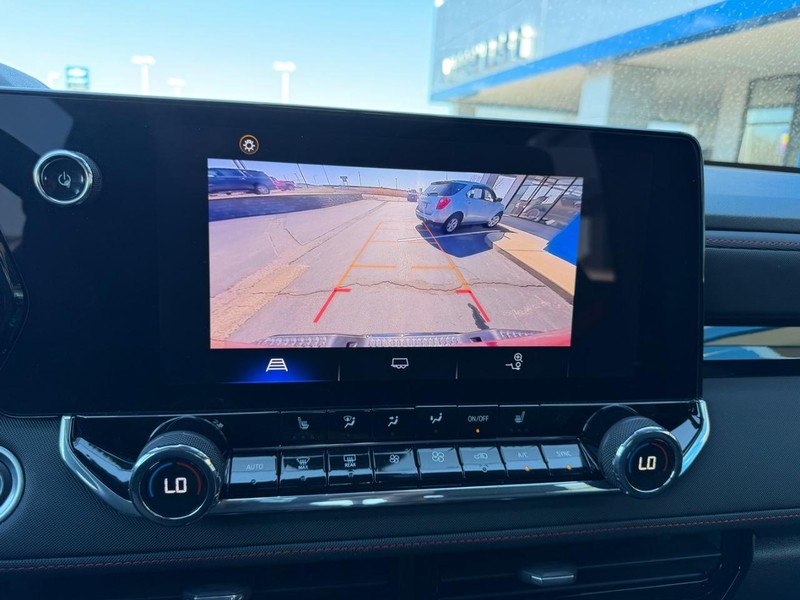 Chevrolet Colorado Vehicle Full-screen Gallery Image 21