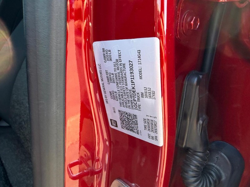 Chevrolet Colorado Vehicle Full-screen Gallery Image 22