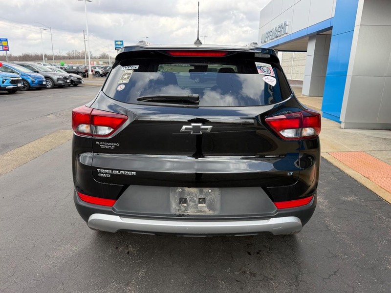 Chevrolet TrailBlazer Vehicle Full-screen Gallery Image 06