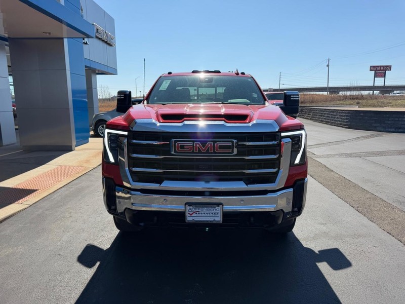 GMC Sierra 2500HD Vehicle Full-screen Gallery Image 03