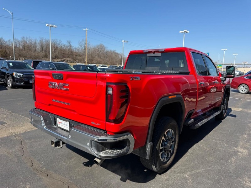 GMC Sierra 2500HD Vehicle Full-screen Gallery Image 05