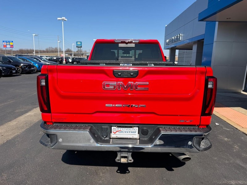 GMC Sierra 2500HD Vehicle Full-screen Gallery Image 06