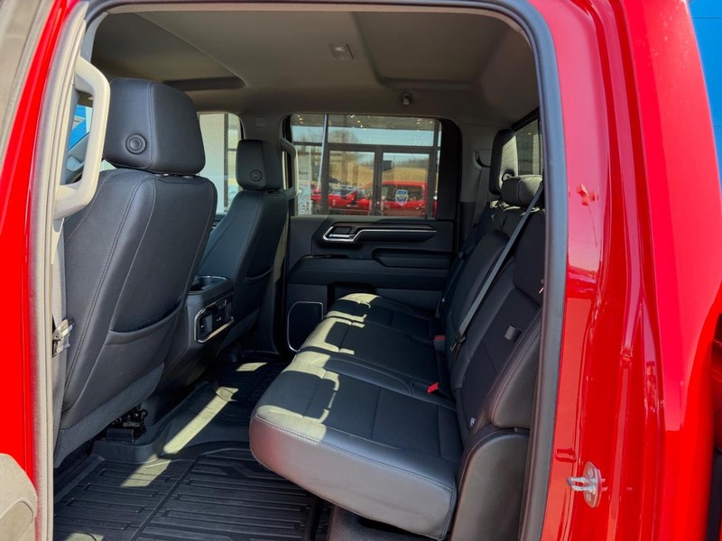 GMC Sierra 2500HD Vehicle Full-screen Gallery Image 09