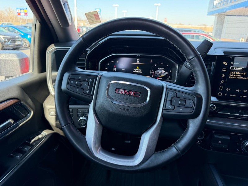GMC Sierra 2500HD Vehicle Full-screen Gallery Image 11