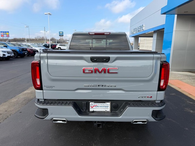 GMC Sierra 1500 Vehicle Full-screen Gallery Image 06
