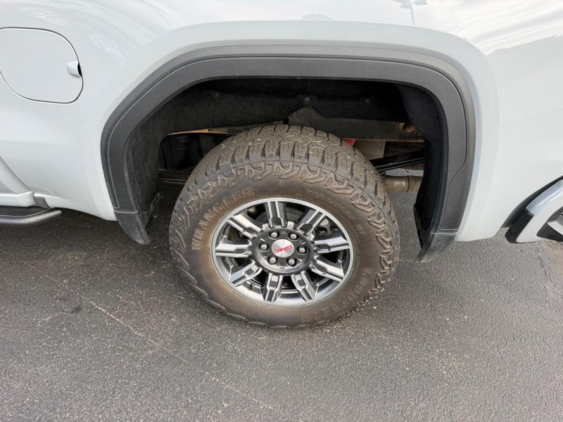 GMC Sierra 1500 Vehicle Full-screen Gallery Image 08