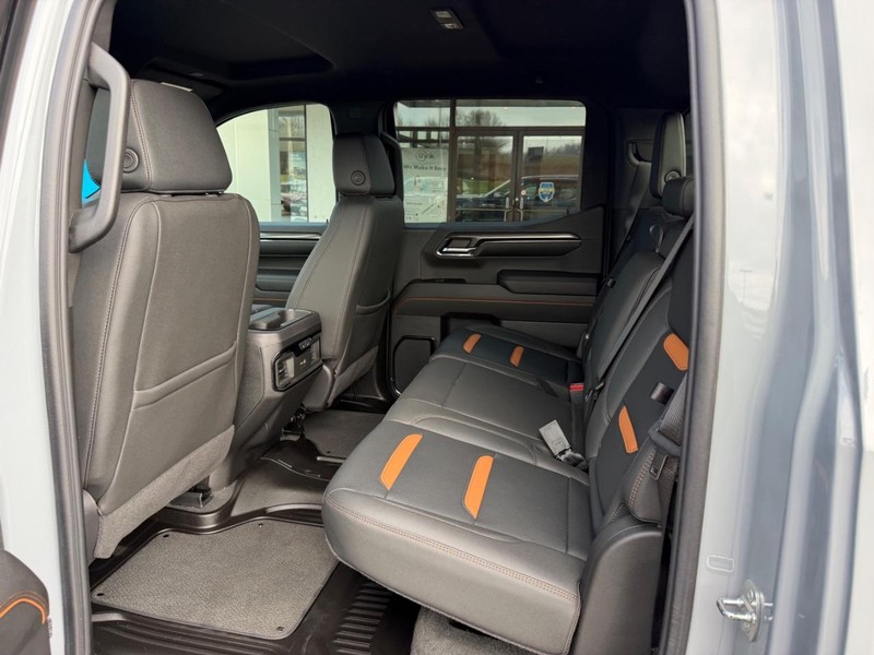 GMC Sierra 1500 Vehicle Full-screen Gallery Image 09
