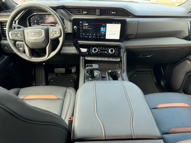 GMC Sierra 1500 Vehicle Full-screen Gallery Image 10