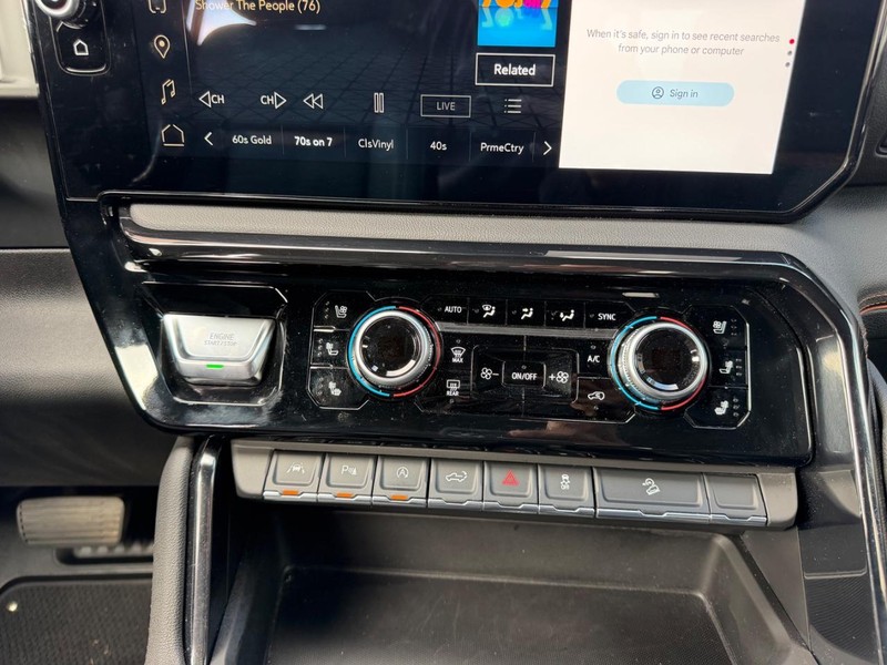 GMC Sierra 1500 Vehicle Full-screen Gallery Image 15