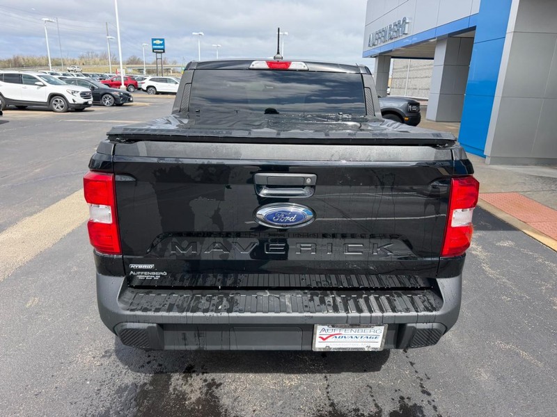 Ford Maverick Vehicle Full-screen Gallery Image 06