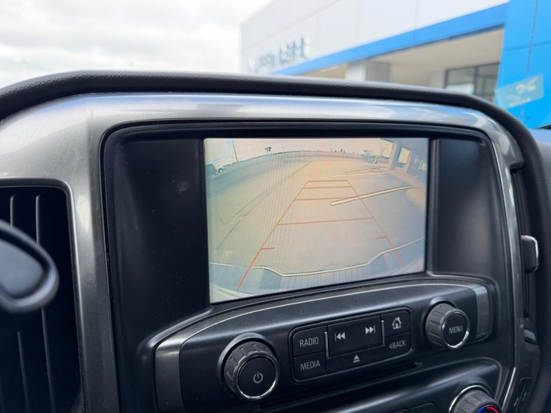 Chevrolet Silverado 1500 Vehicle Full-screen Gallery Image 19