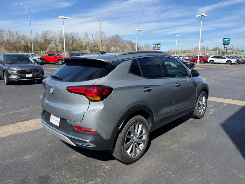 Buick Encore GX Vehicle Full-screen Gallery Image 05