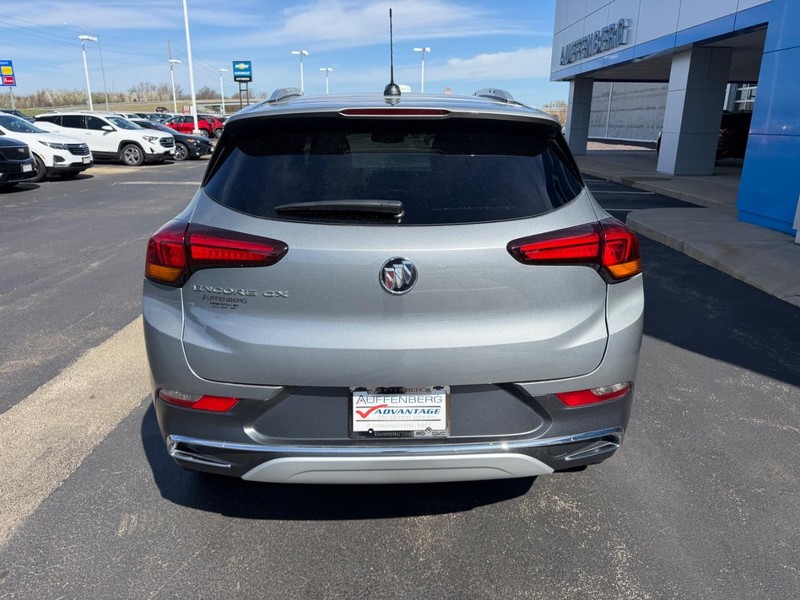 Buick Encore GX Vehicle Full-screen Gallery Image 06