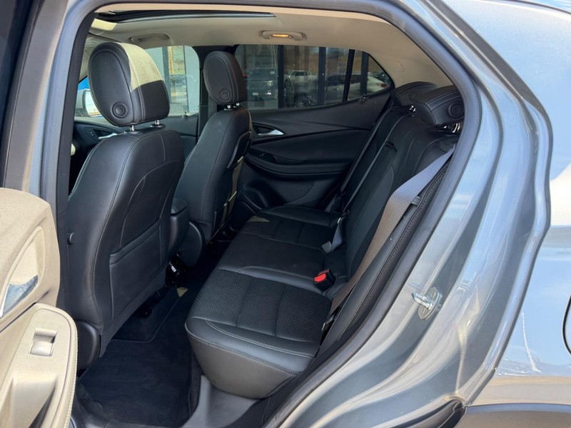 Buick Encore GX Vehicle Full-screen Gallery Image 10