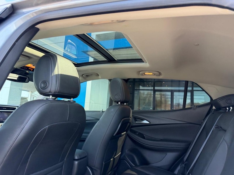 Buick Encore GX Vehicle Full-screen Gallery Image 11