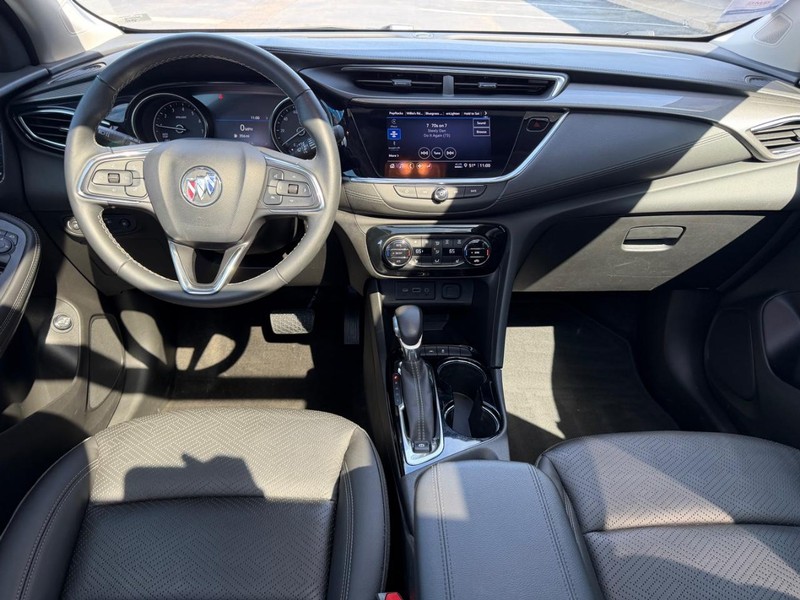 Buick Encore GX Vehicle Full-screen Gallery Image 12