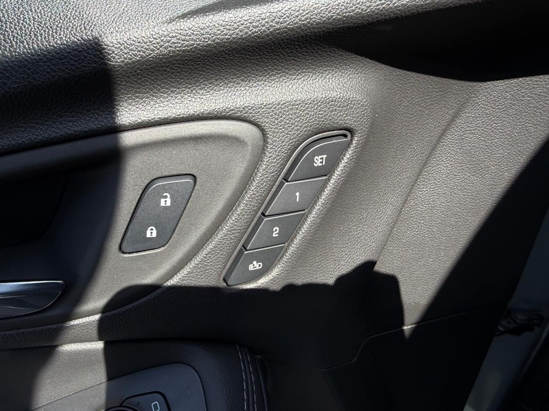 Buick Encore GX Vehicle Full-screen Gallery Image 21