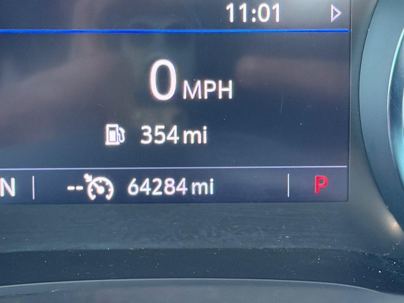 Buick Encore GX Vehicle Full-screen Gallery Image 23