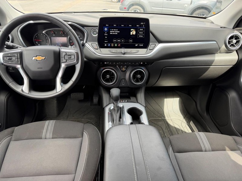 Chevrolet Blazer Vehicle Full-screen Gallery Image 11