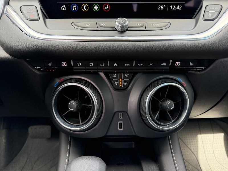 Chevrolet Blazer Vehicle Full-screen Gallery Image 16