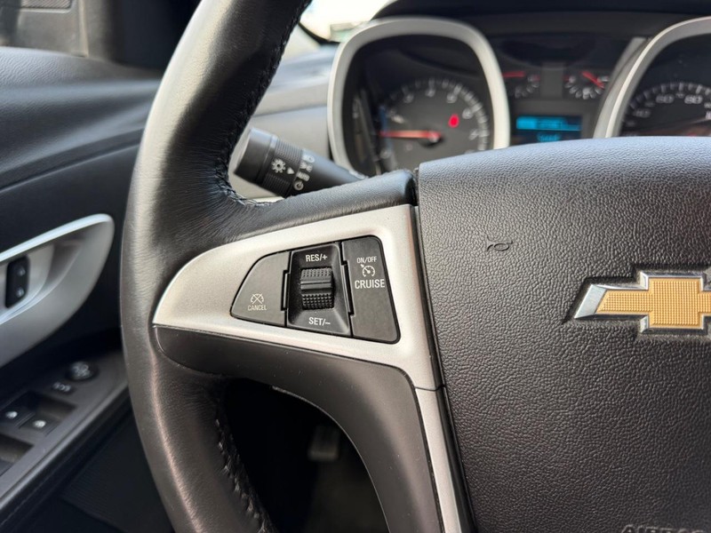 Chevrolet Equinox Vehicle Full-screen Gallery Image 12
