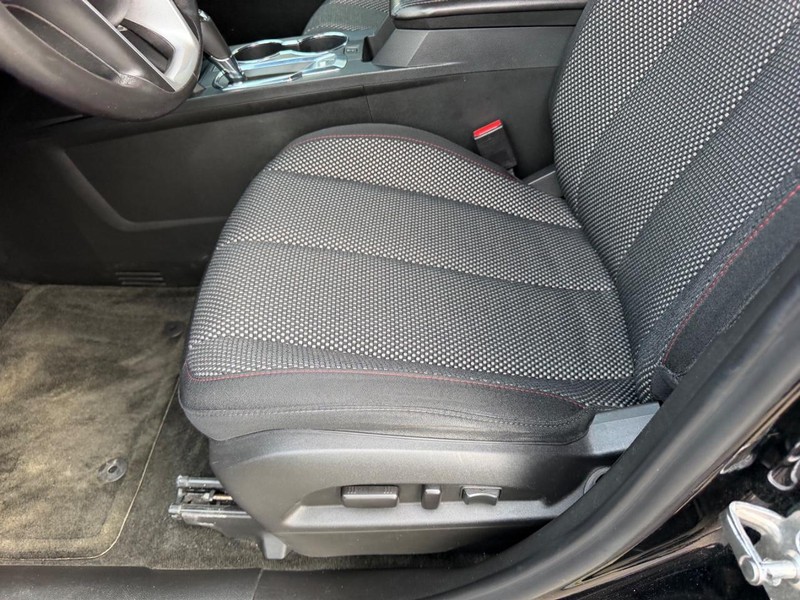 Chevrolet Equinox Vehicle Full-screen Gallery Image 19