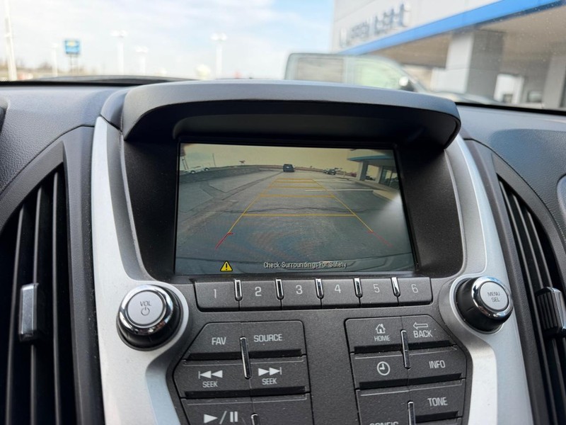 Chevrolet Equinox Vehicle Full-screen Gallery Image 21