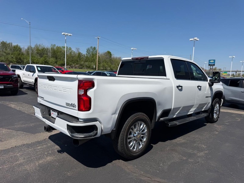 Chevrolet Silverado 2500HD Vehicle Full-screen Gallery Image 05