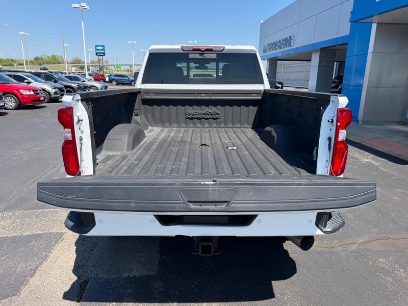 Chevrolet Silverado 2500HD Vehicle Full-screen Gallery Image 07