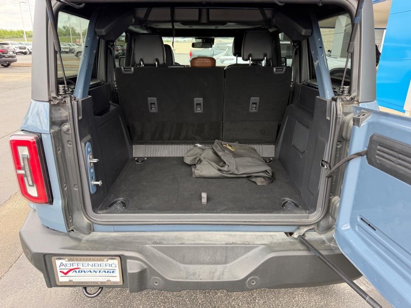 Ford Bronco Vehicle Full-screen Gallery Image 07