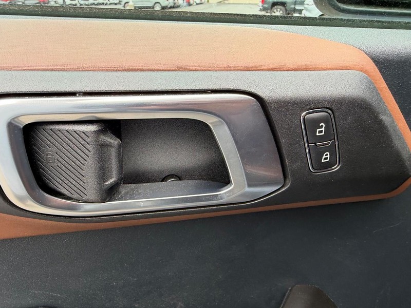 Ford Bronco Vehicle Full-screen Gallery Image 18