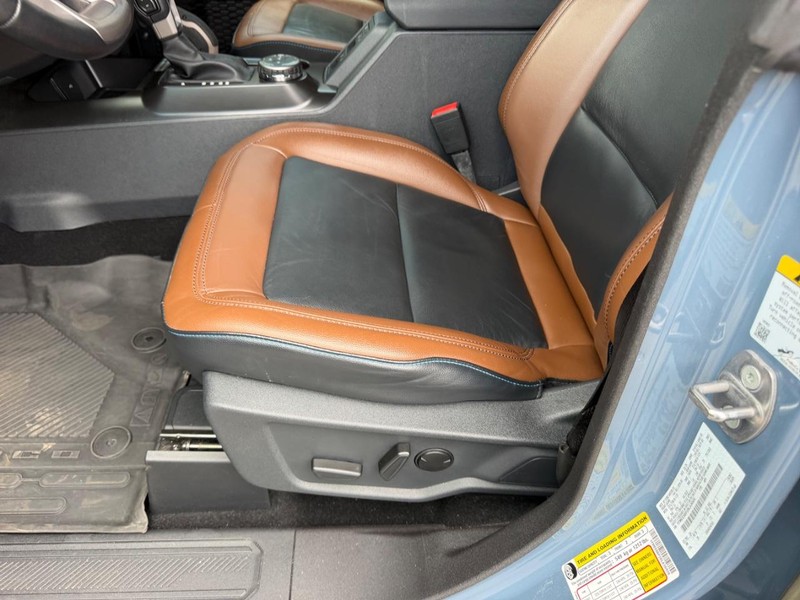 Ford Bronco Vehicle Full-screen Gallery Image 19