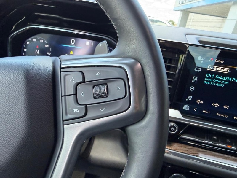 Chevrolet Silverado 1500 Vehicle Full-screen Gallery Image 13