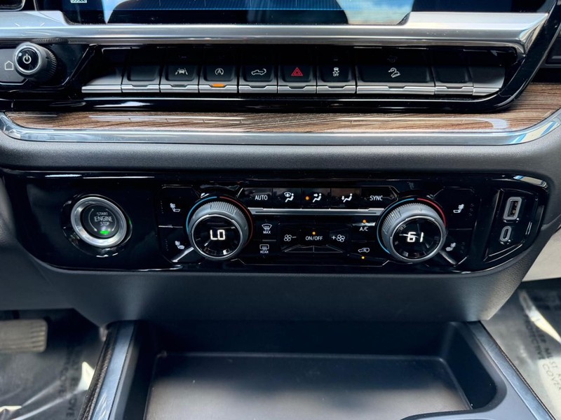 Chevrolet Silverado 1500 Vehicle Full-screen Gallery Image 15