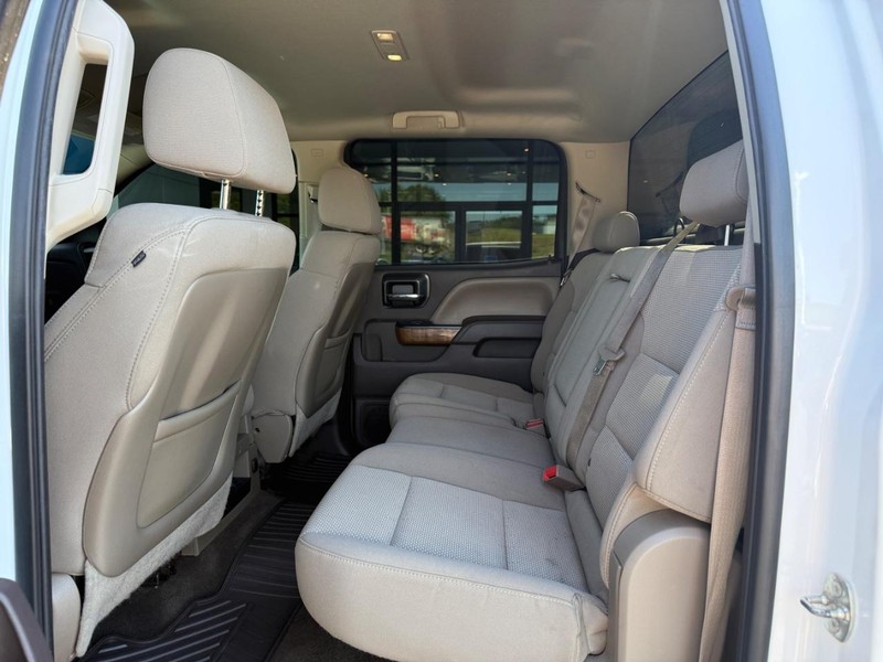 GMC Sierra 2500HD Vehicle Full-screen Gallery Image 10